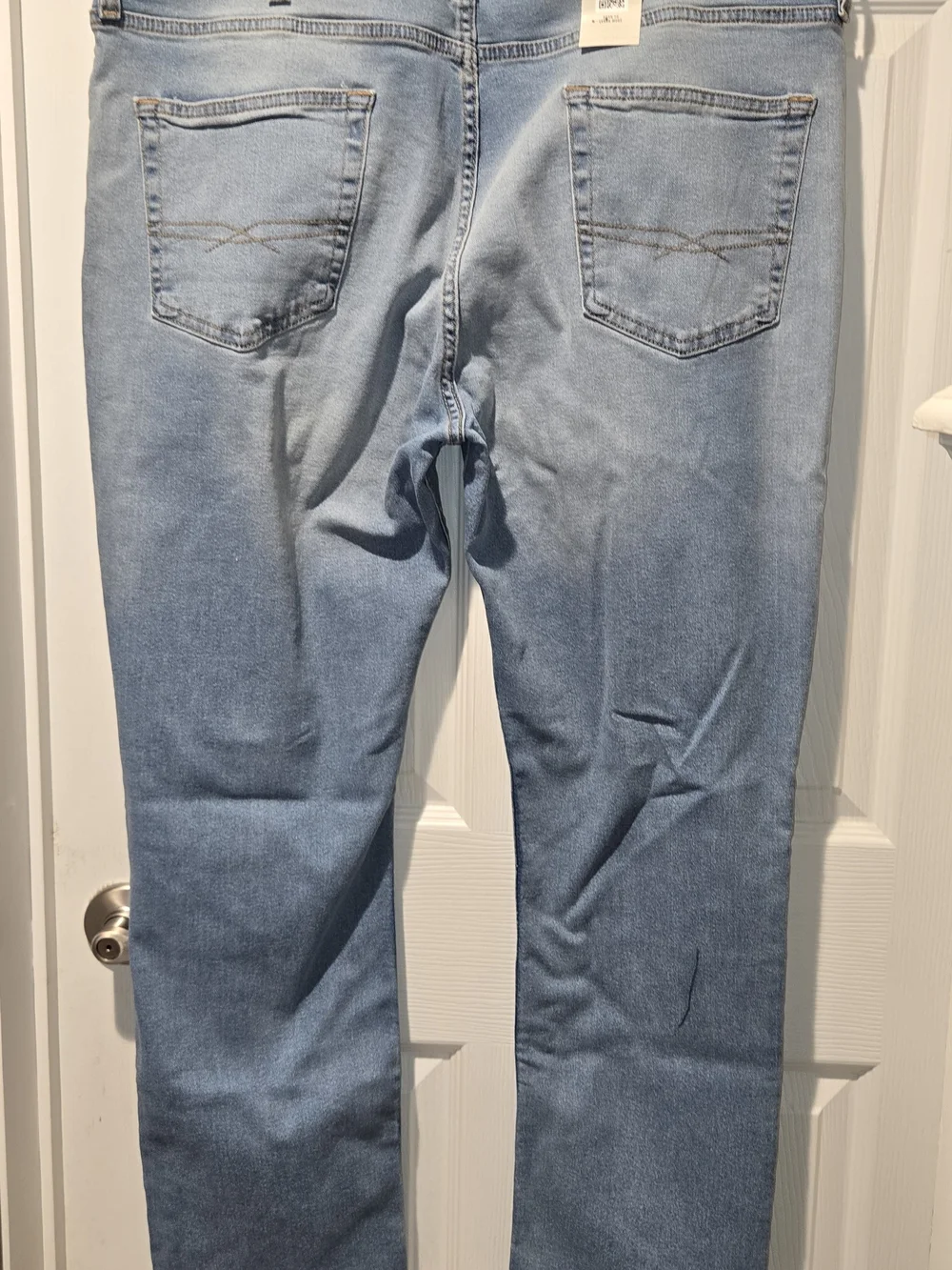 Signature by Levi Strauss Slim Light Wash Blue Men’s Jeans